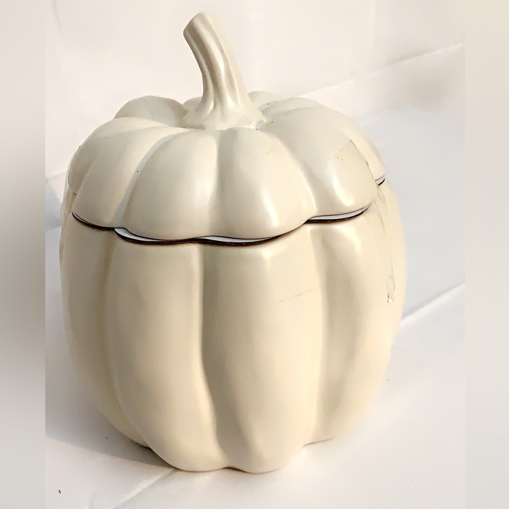 Threshold Stoneware Pumpkin Turine